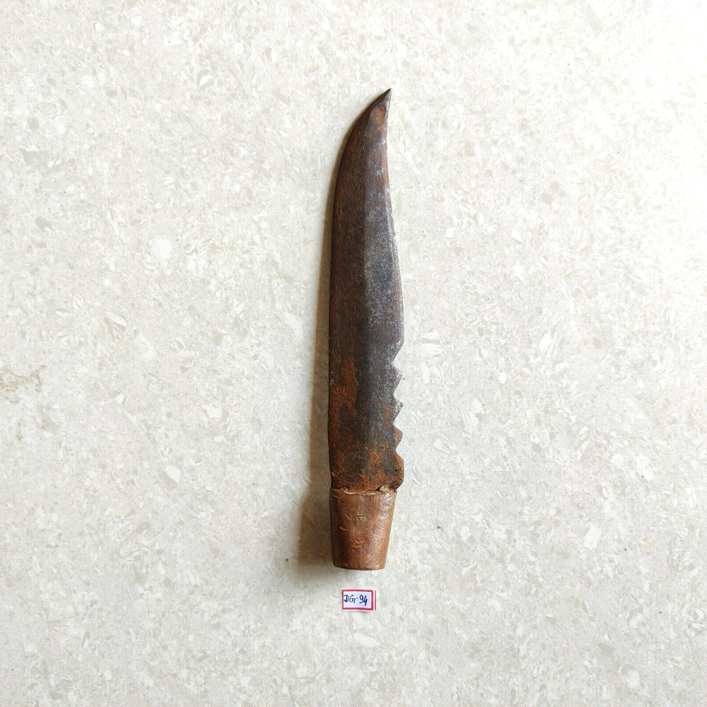 19c Antique Primitive Handmade Iron Blade Copper at End Dagger Khanjar DG94