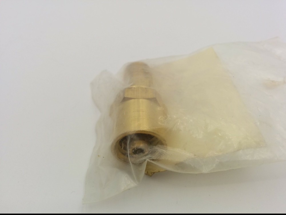 GRAINGER 2X769B HOSE FITTING, 1/4" x 5/8", NIB