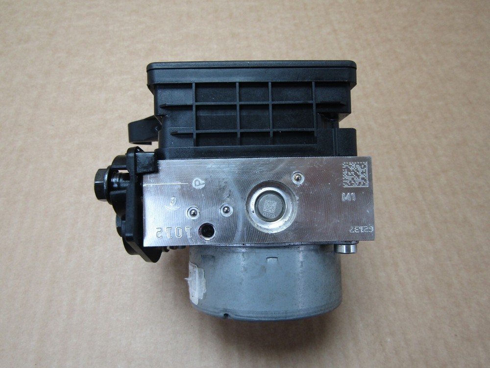 Triumph Street Triple RS 765 2023 ABS pump control unit module (13718)