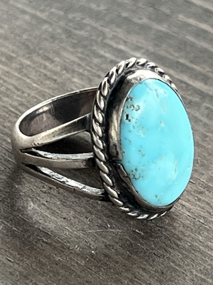 VTG Early Native Split Shank Turquoise Ring Matte Greasy Blue Stone Ring Sz 4.75