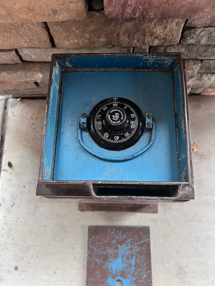VINTAGE Sargent & Greenleaf Dual Compartment 2-Key Floor Safe Lock Box
