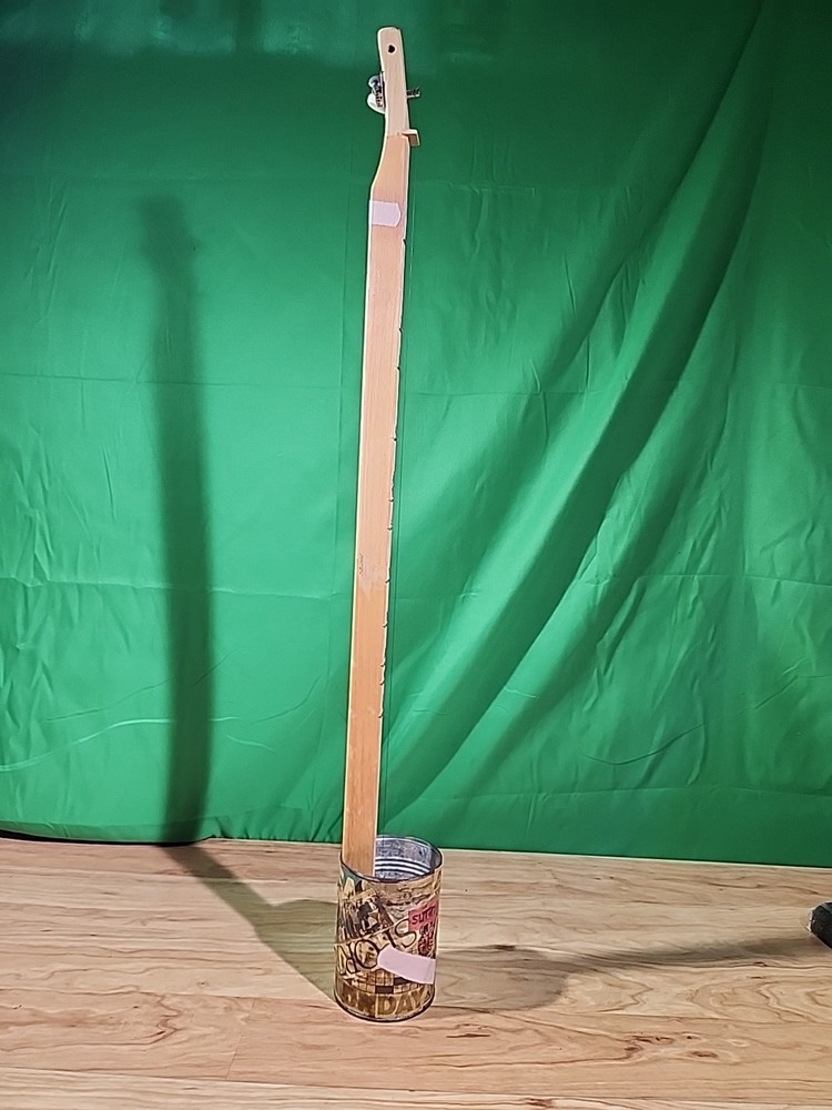 Vintage J Folks One-String Canjo