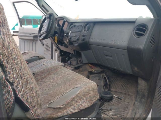 F450SD 2011 AC Condenser 1366030