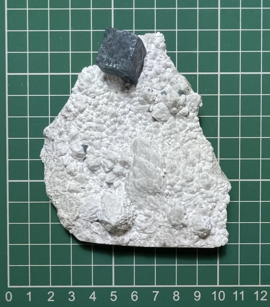 144g Cubic Fluorite Specimen Mined In Inner Mongolia China