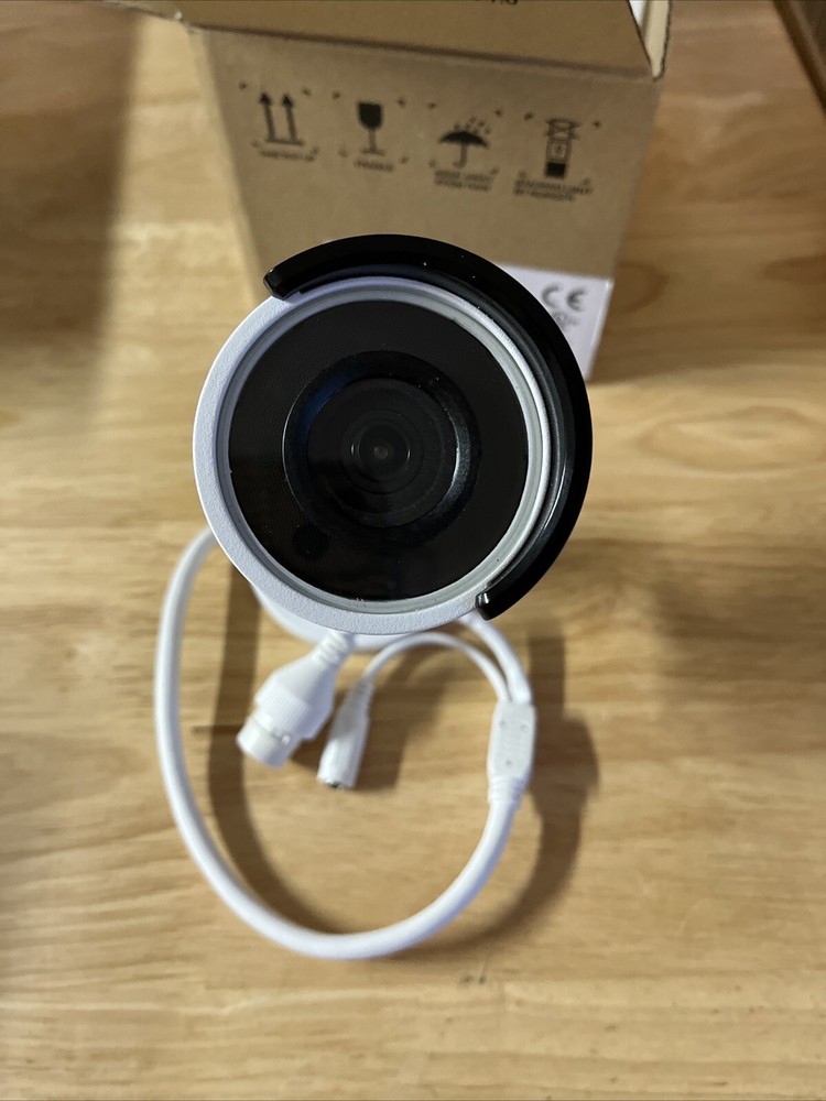 SIQURA BL2002F4-EI Bullet Camera Open Box No Screws
