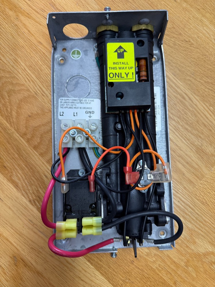 Eemax SP4208 Single Point Instantaneous Tankless Water Heater 208VAC 4.1kW