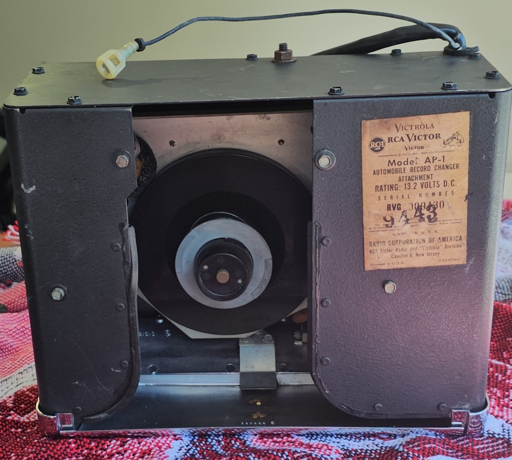 RCA VICTOR 45 Car Record Changer