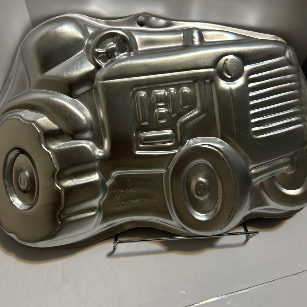 Wilton Tractor Cake pan, Excellent condition
