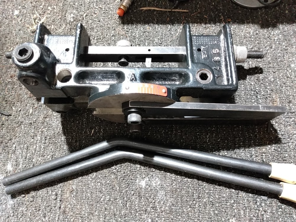DUMORE 10-251 With Chainsaw Sharpening Jig.