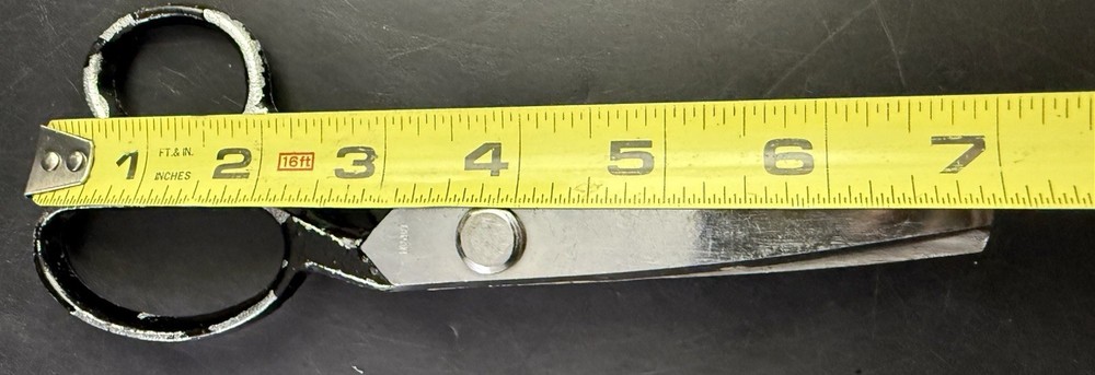VTG Pinking Shears SCISSORS JAPAN Fabric Zigzag Scissors Black Handles Vb5