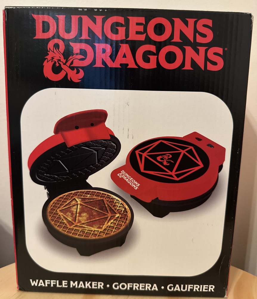 Dungeons & Dragons 20 Sided Die D&D Kitchen Gamer Gift Dorm Kitchen Waffle Maker
