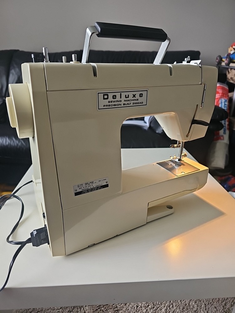 Elgin Sewing Machine Model 999F Deluxe ZigZag Tested Works