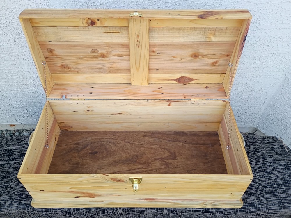 Reclaimed Wood Storage Chest