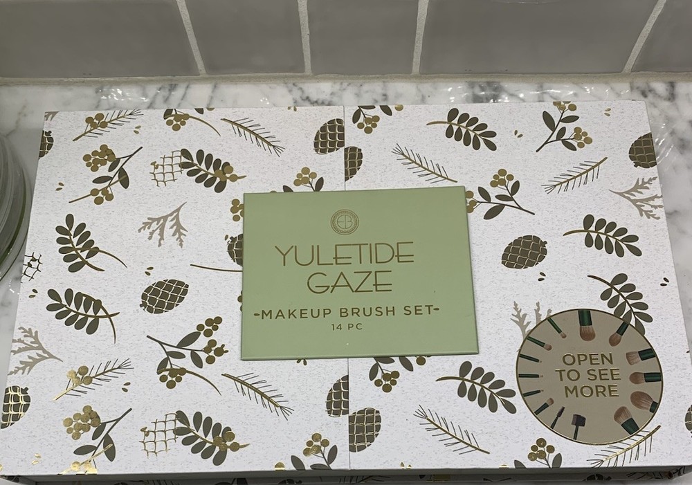 Christmas Makeup Brushes Set 14pc Yuletide Gaze Makeup Brush Set