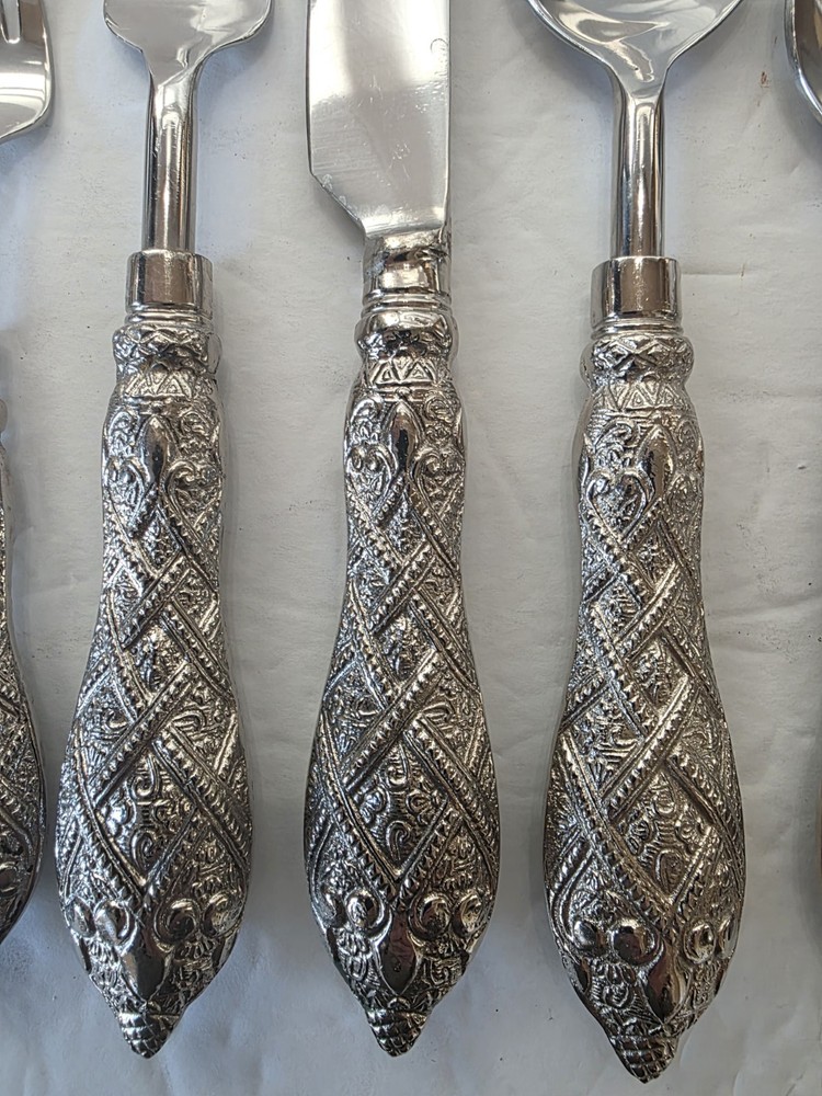 INDIA Stainless Flatware 5 Piece Place Setting Ornate "Chunky" Handle Unbranded