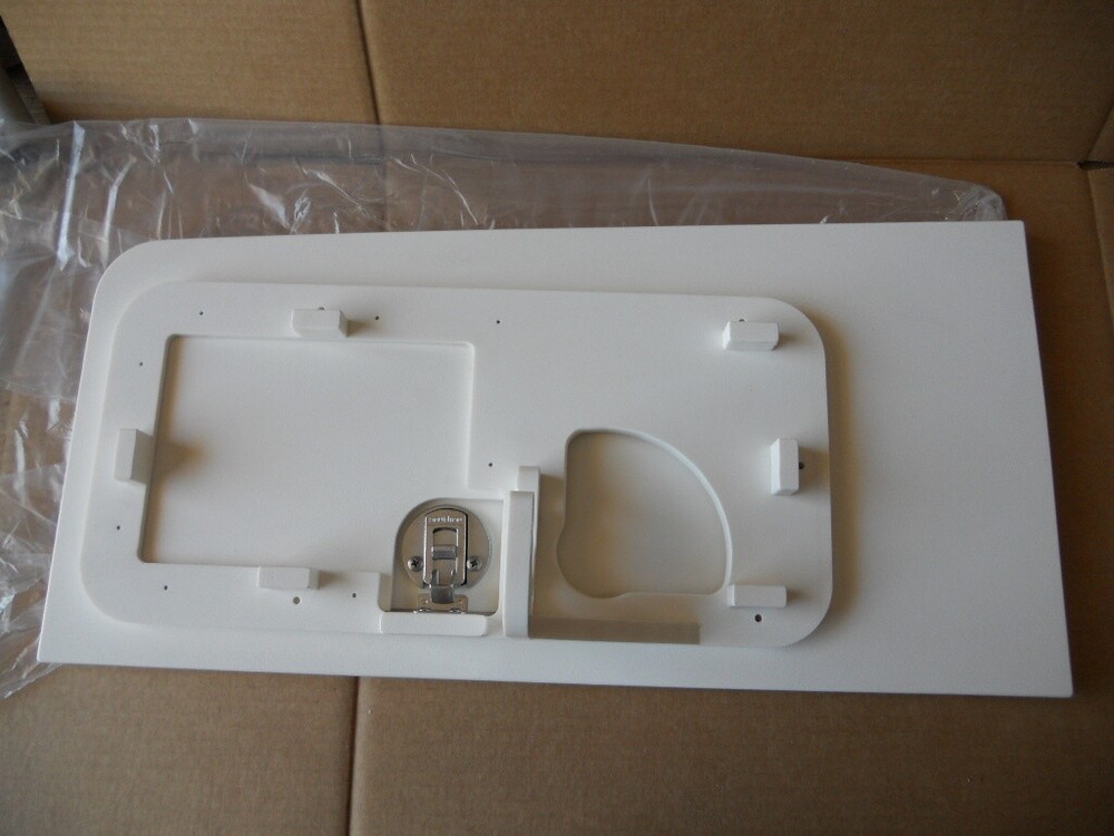 2014 Boston Whaler 35' Outrage Livewell Access Hatch Door Valve Switch Console