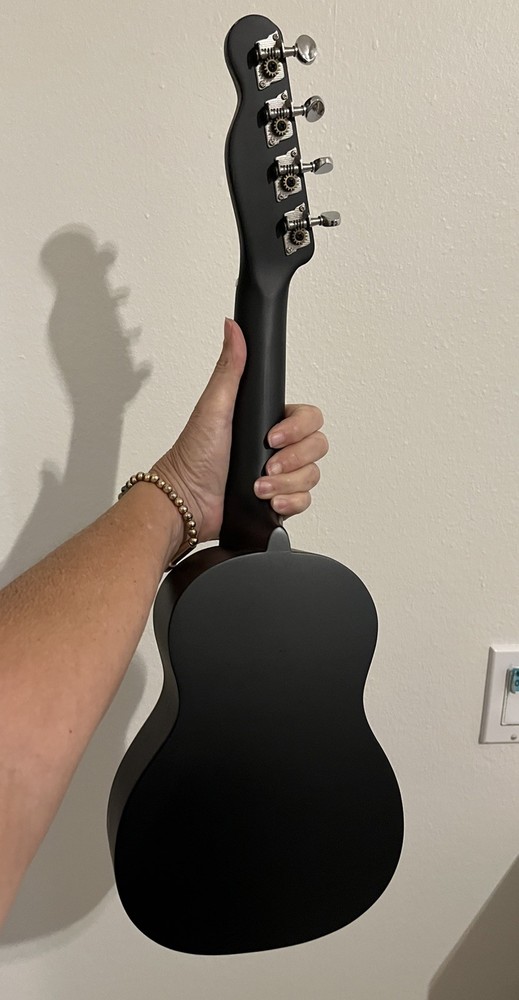 Fender® Venice Soprano Acoustic Ukulele Black w Walnut Fingerboard Open Box