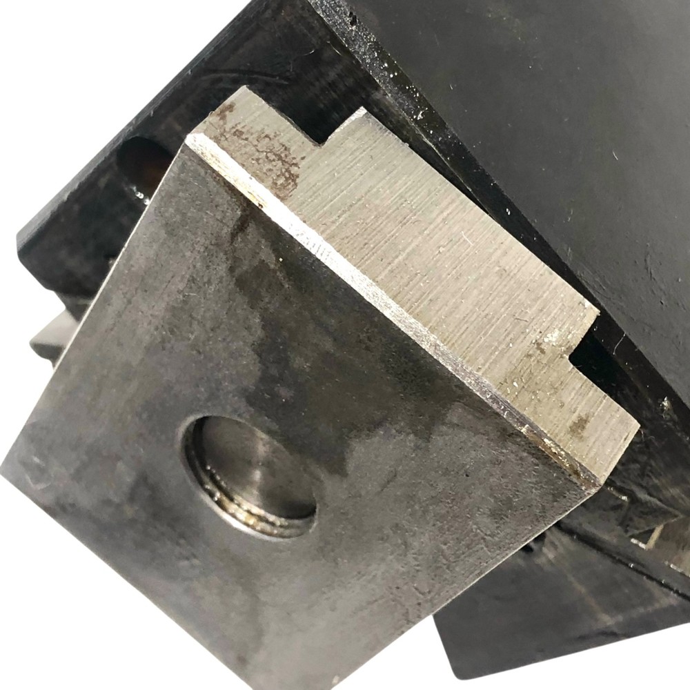 Aloris CXA Quick Change Lathe Tool Post - Wedge Style With 6 Tool Holders