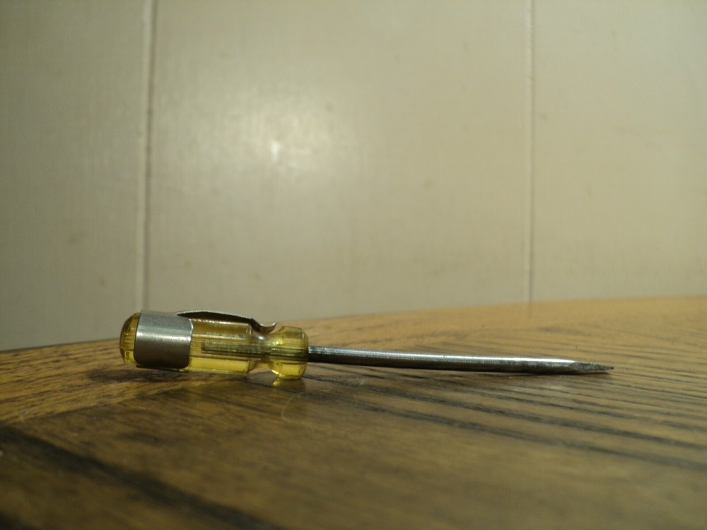 Vintage Flat Blade Pocket Screw Driver Tool - 3-7/8" Long
