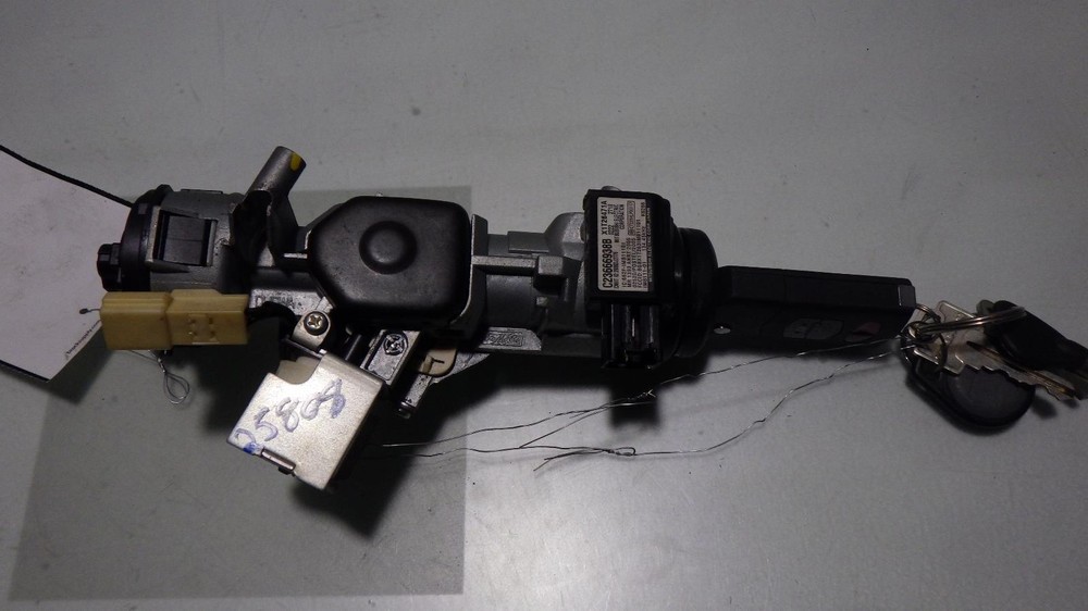 13 MAZDA 3 Ignition W/Key