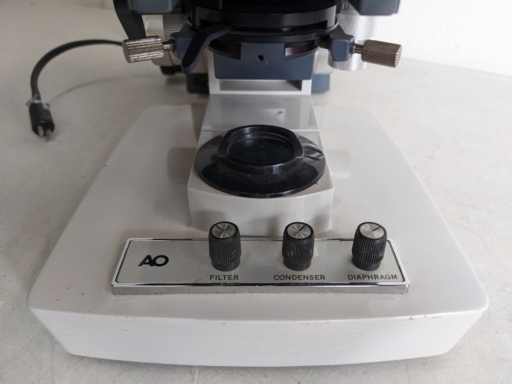 American Optical illuminator Model 1135 Teaching Assistant Microscope
