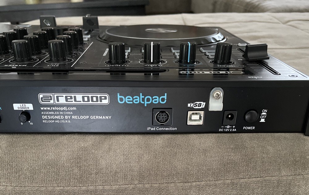 Algoriddim Reloop BeatPad - DJ Controller