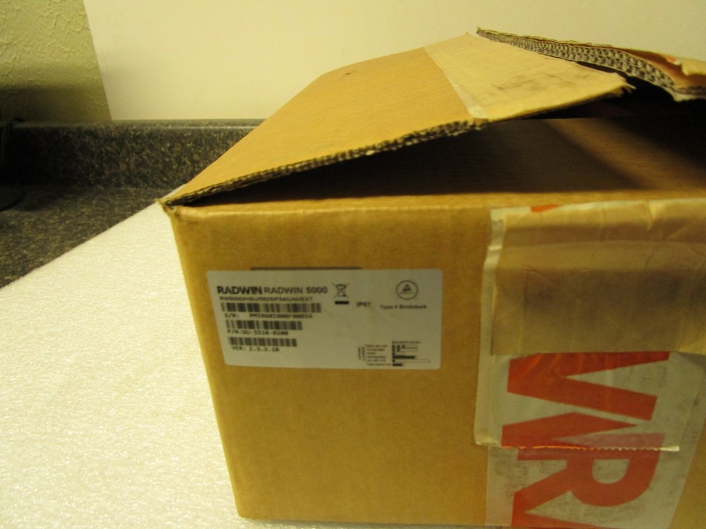 New! Radwin 5000 DU-5510-0200 Subscriber Unit -Includes Mounting Kit