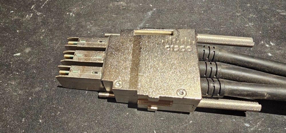 GENUINE Cisco 800-40403-01 STACK-T1-50CM V01 Stackwise 480 Stacking Cable