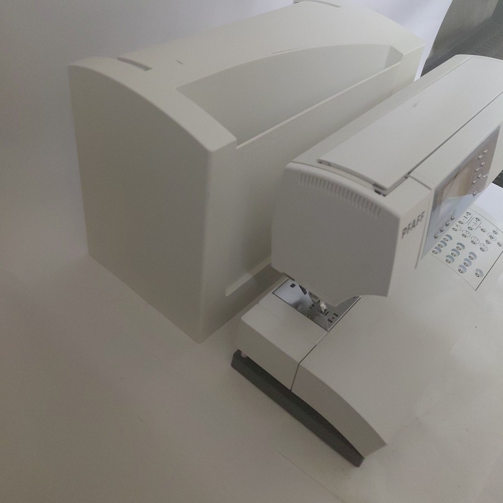 Pfaff creative 2124 Sewing Machine Untested