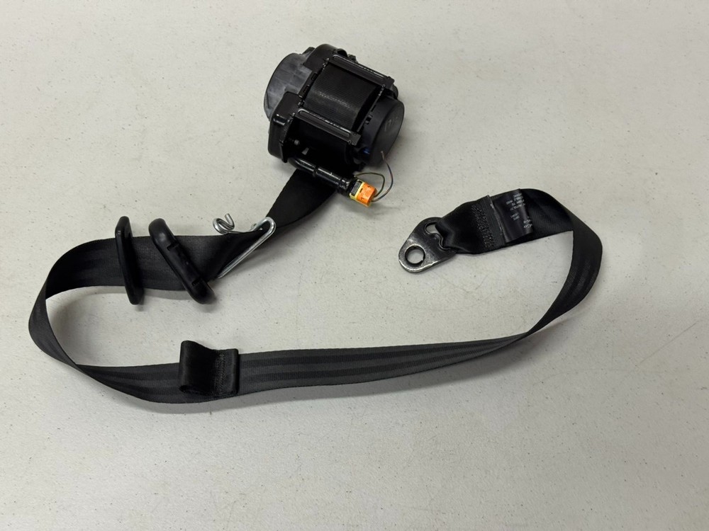 Ford Focus 2012-2014 Front Left Driver Side Seat Belt Retractor OEM