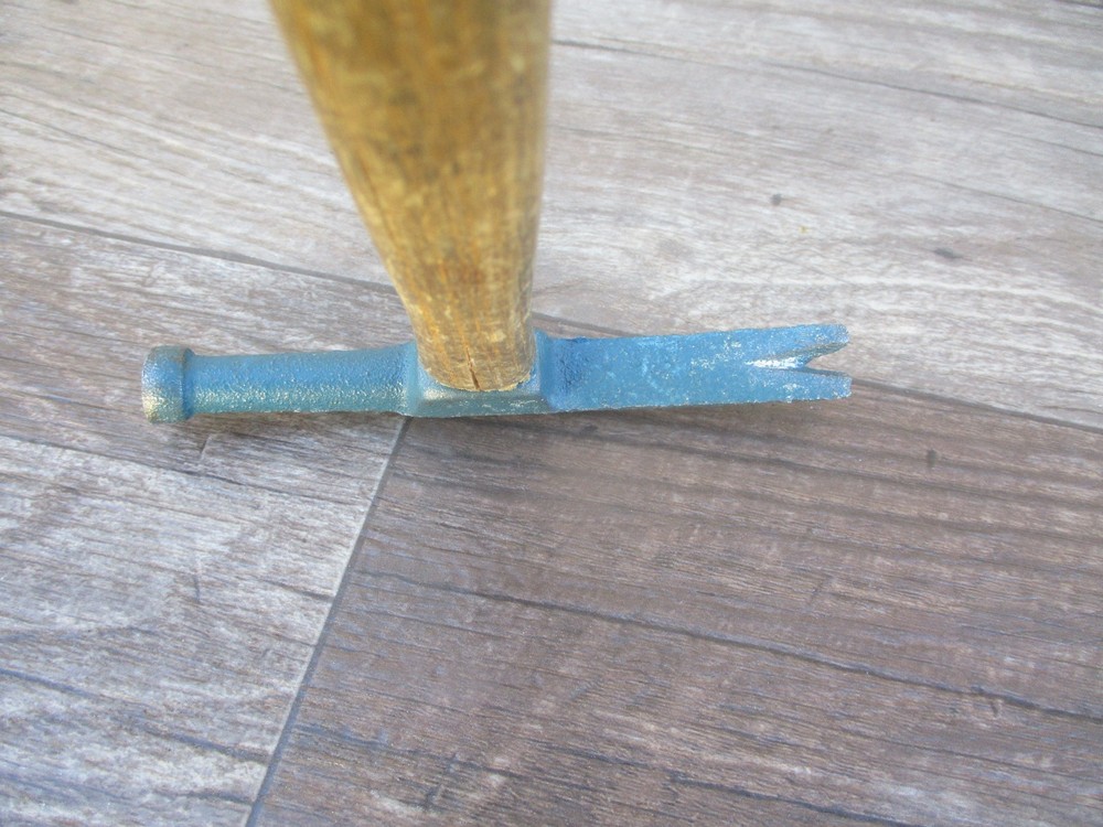Tack Hammer Upholstery Tool 4 oz Nail Puller