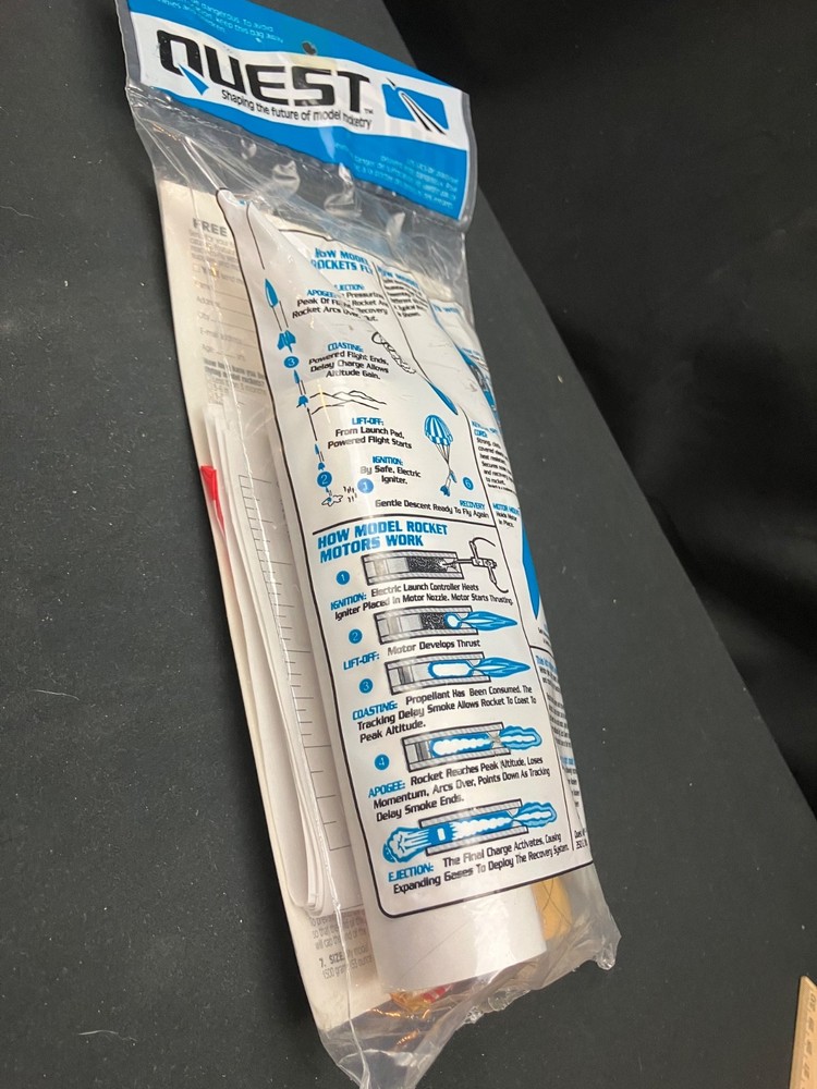 Quest Full Moon Flying Model Rocket Kit #1016 - OOP