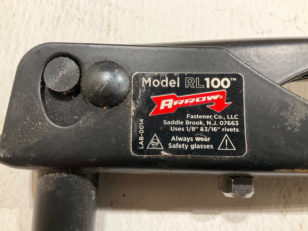 Arrow RL100 1/8" & 3/16" Rivet Tool