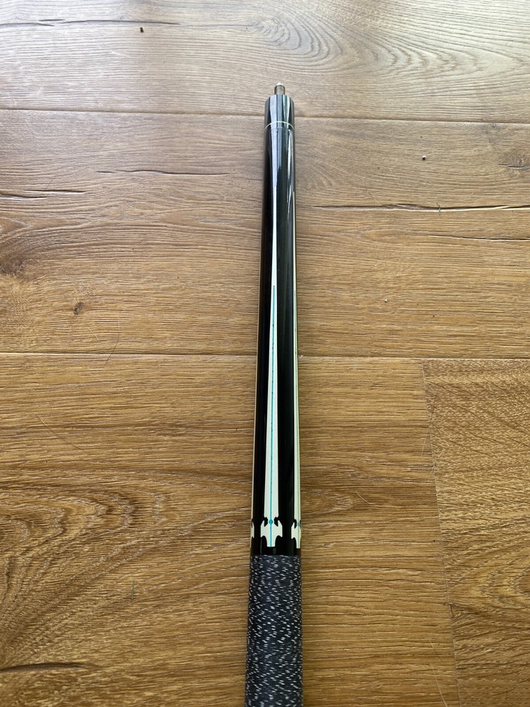 Rage Pool Cue Stick - 2 piece 20 oz Very Nice Excellent
