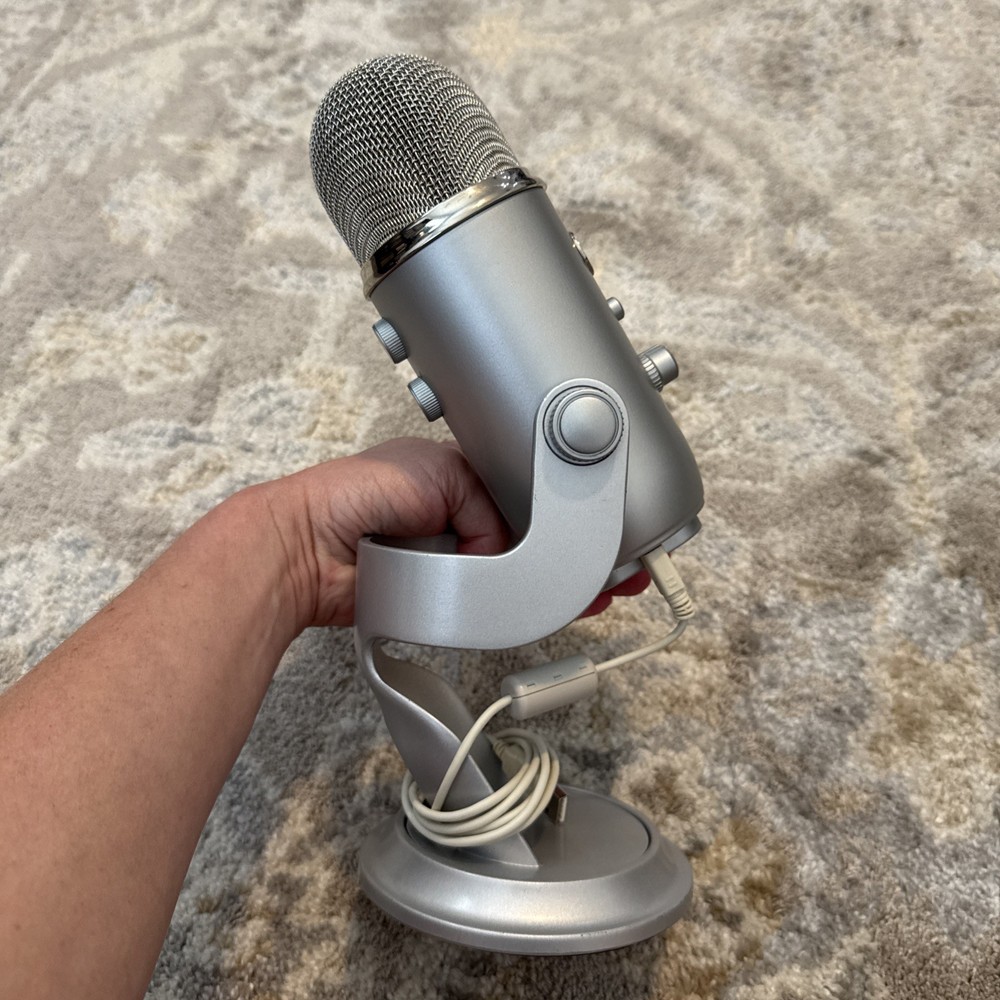Logitech Blue Yeti USB Microphone Silver With Stand Tested Working