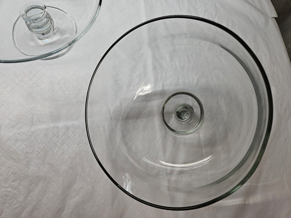 1 CLEAR GLASS ROUND Cake Stand With Lid 10 lbs.