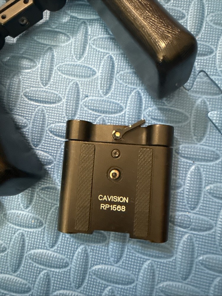 Cavision Shoulder Pad System With Dual Handgrips