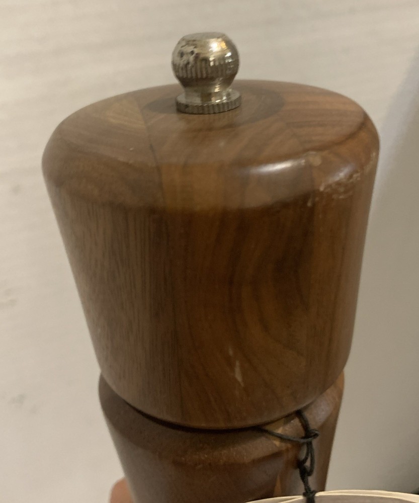 Nottingham 18" Spice Grinder, Walnut Wood