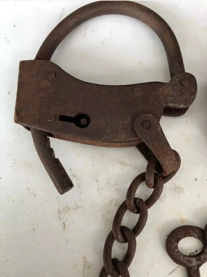 Antique Prison Handcuffs Iron Rust Adjustable Cuffs with Chain & Key