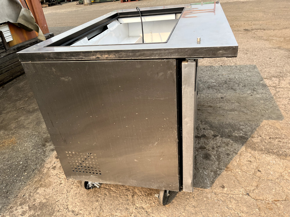 TRUE, Refrigerated Prep Table, TSSU-48-18M-B