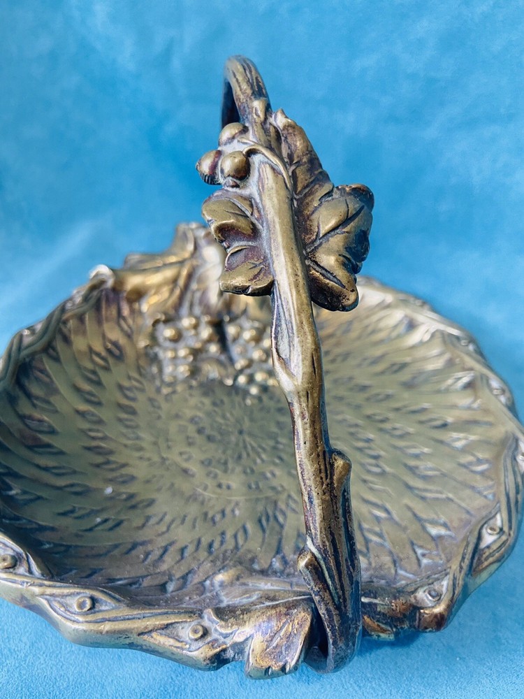 Vintage Brass Basket w/leaf details