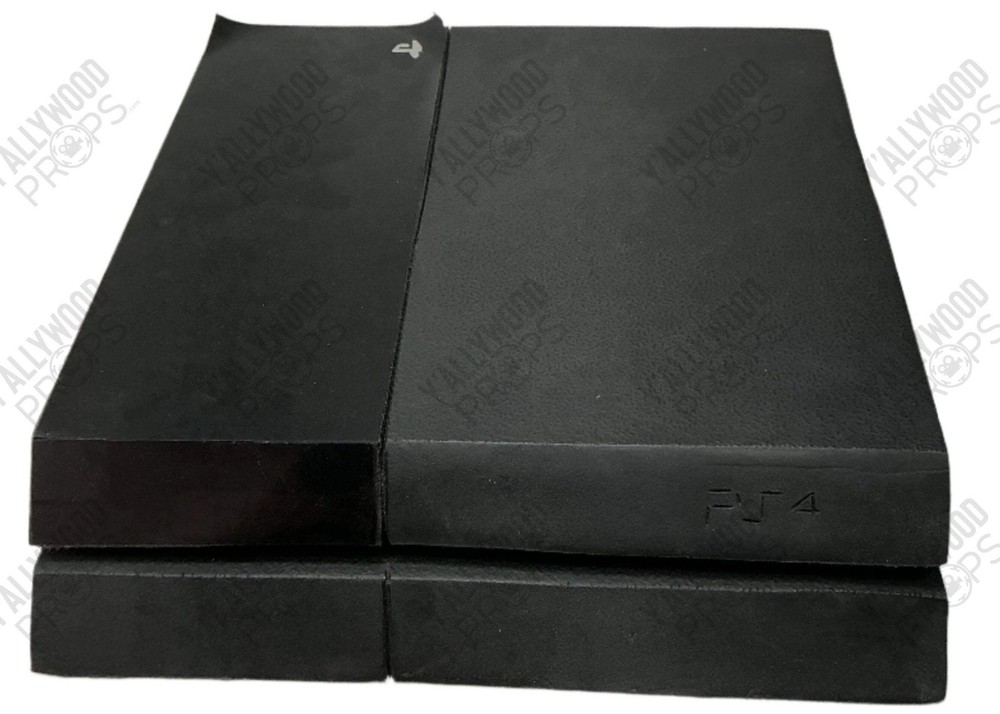 Stingray's Prop PS4 S5E5 Cobra Kai (2018-2025)