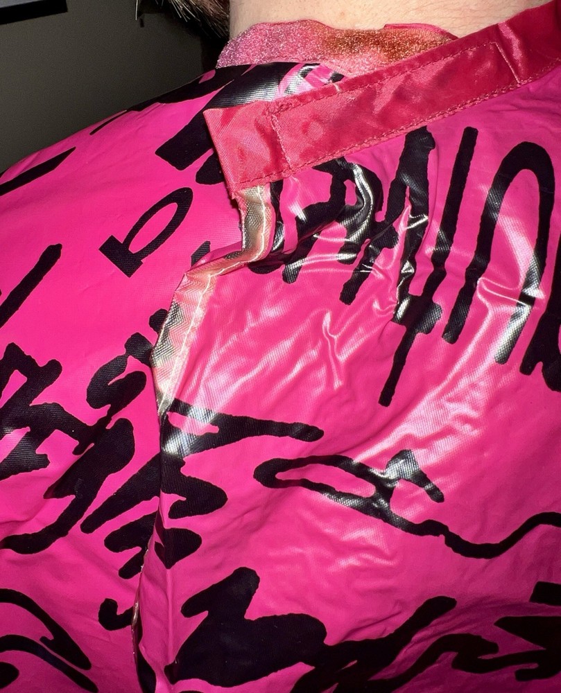 RARE 2000’s Andre Raspberry Graffiti Vinyl Shampoo Cape