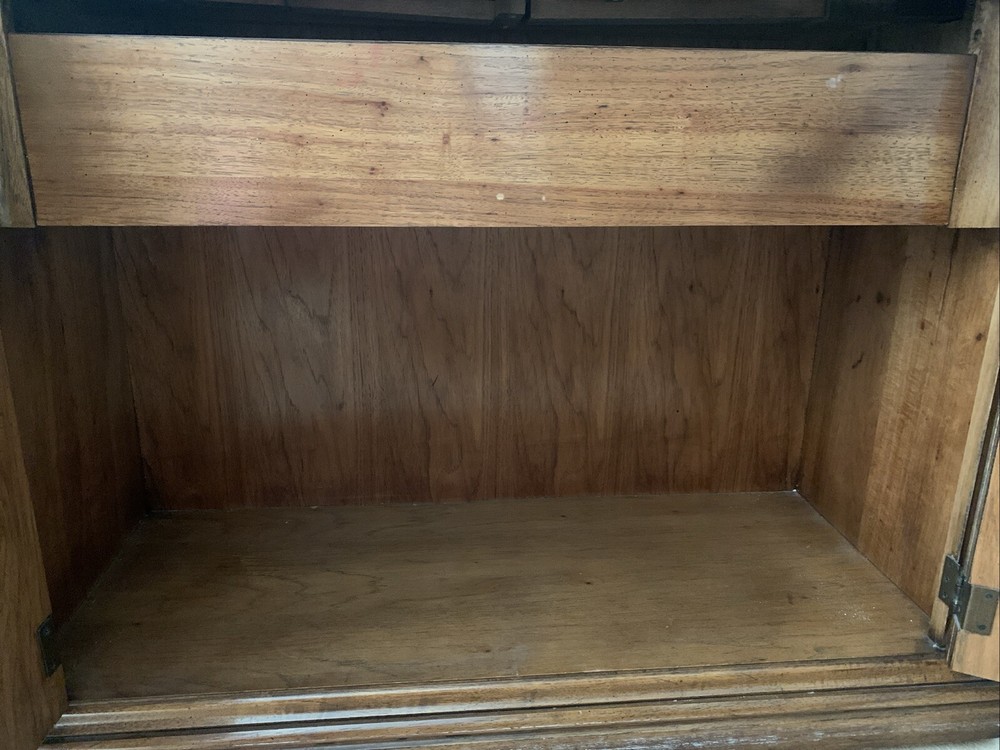Thomasville Wood Sideboard Bar Claps Open Drawer Excellent Shape