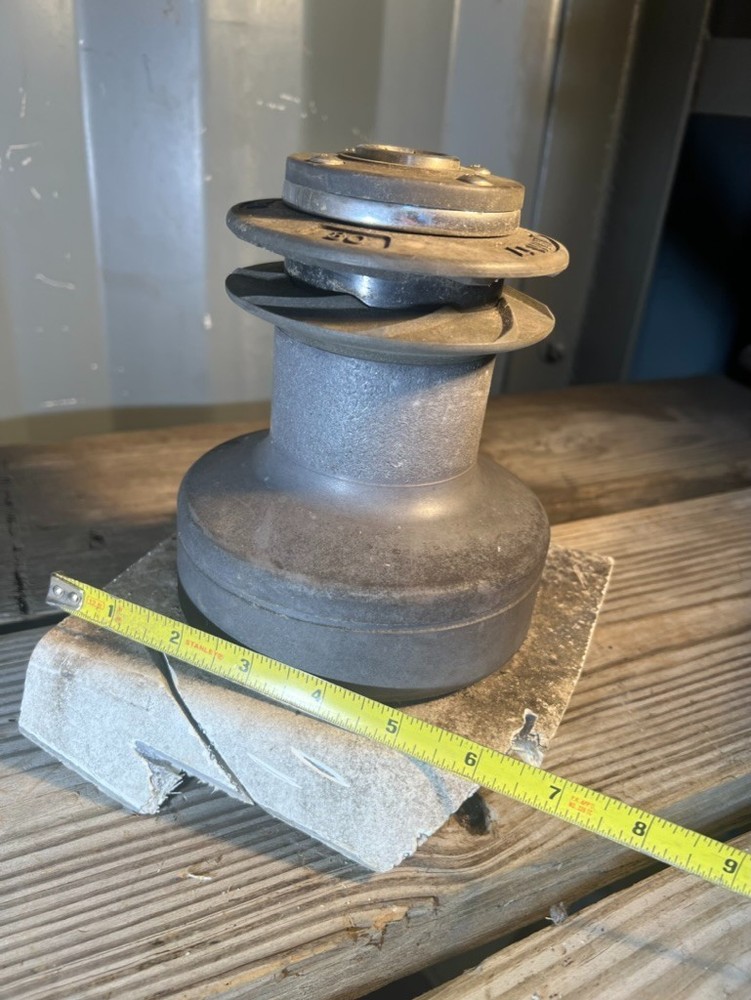 Lewmar 30 Two-Speed Self-Tailing Winch