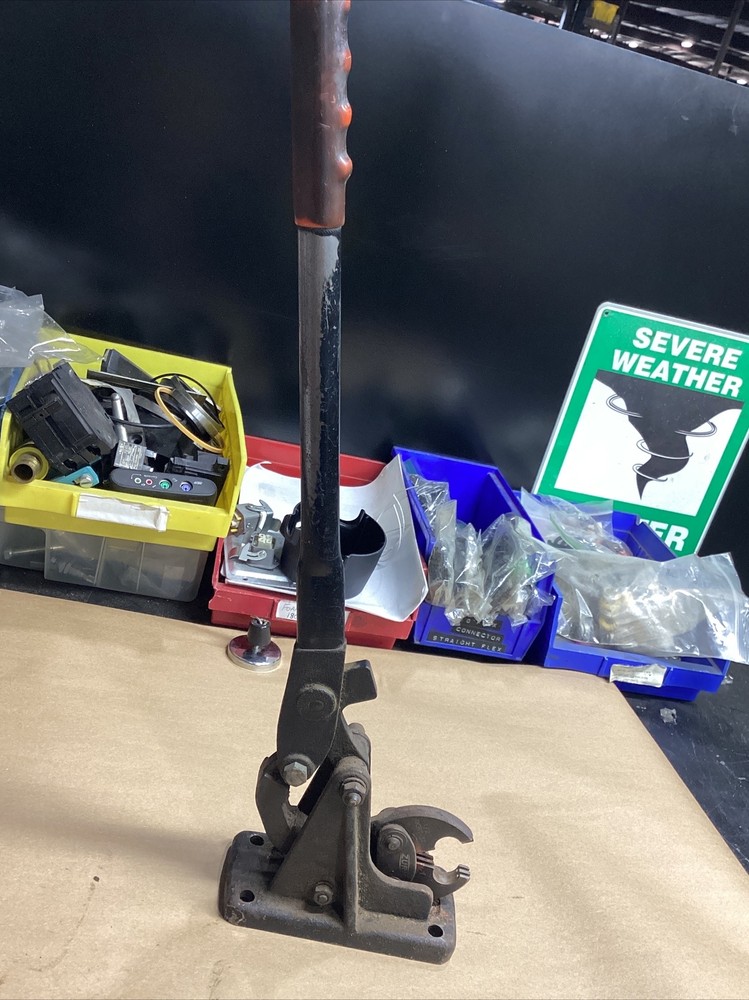 Qest Crimp Bench Tool #684G35PR7