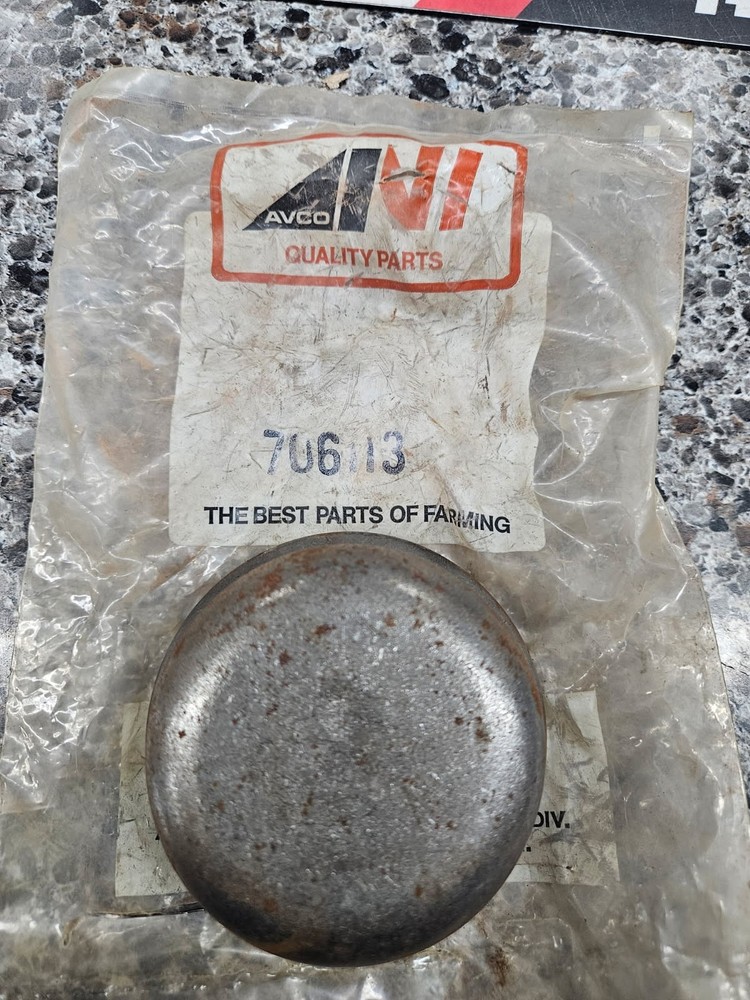 NEW IDEA UNI-HARVESTER FINAL DRIVE CAP 706113