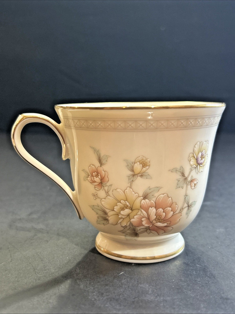 Noritake CERVANTES 5 Pc Place Setting Ivory China 7261 EUC