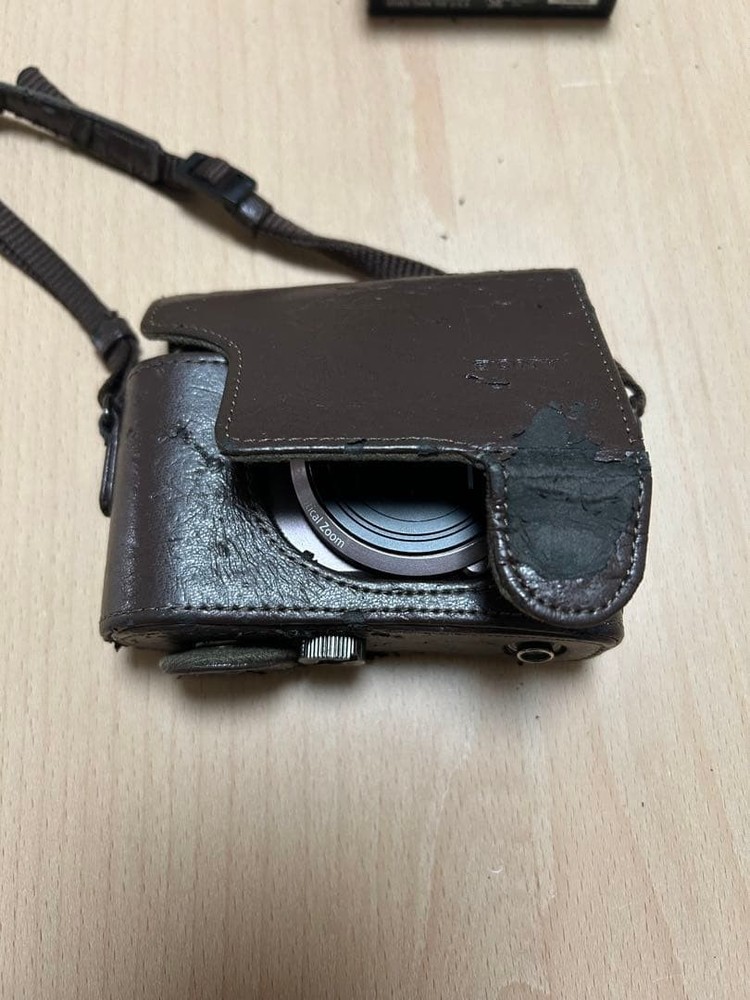 Sony Cyber shot Compact Digital Camera