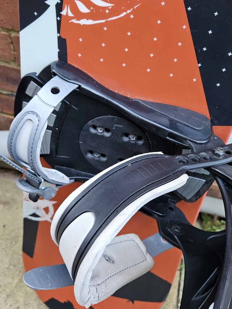 FORWARD 152 Snowboard With Snowpro Bindings (Large)